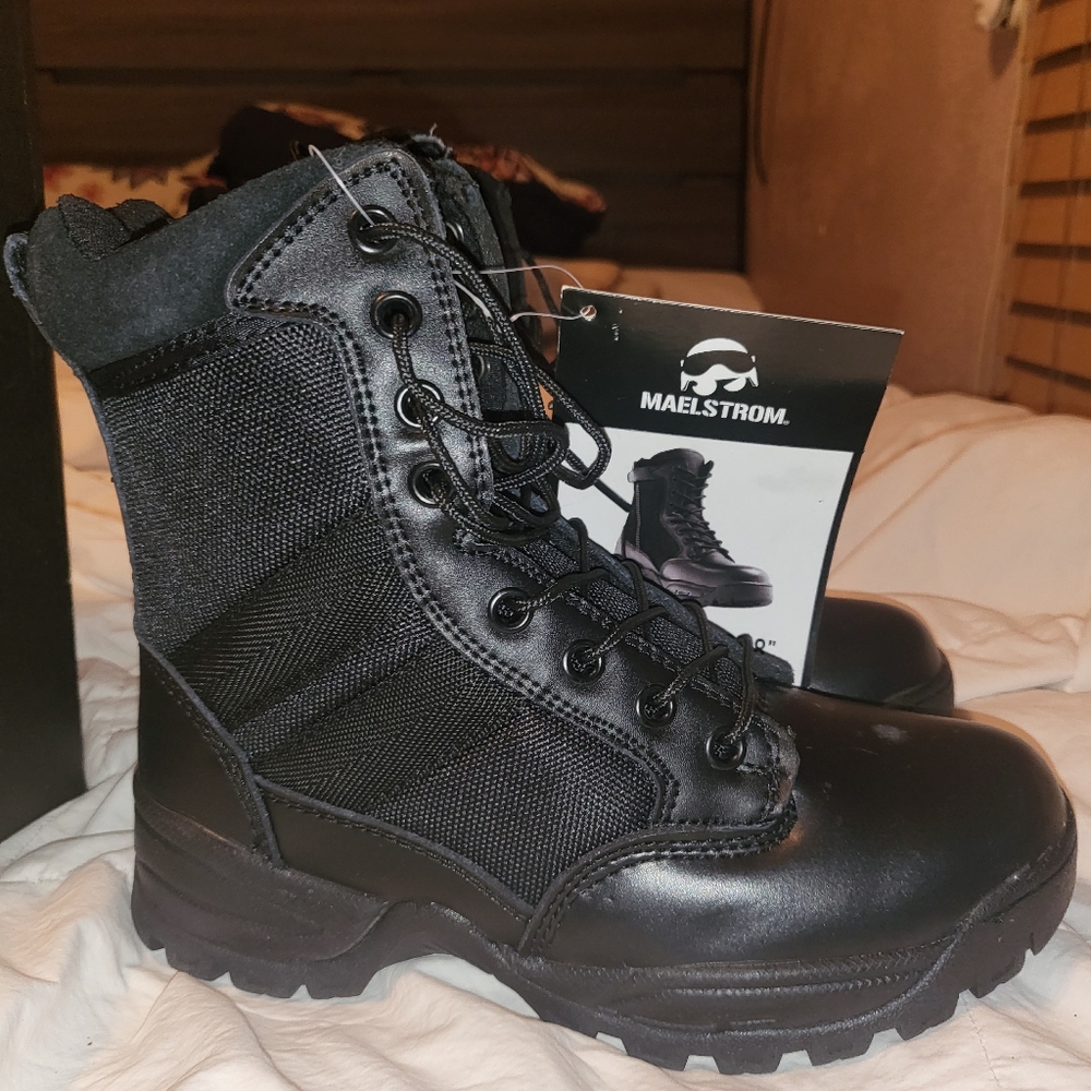 Boots - Picture 2 of 9